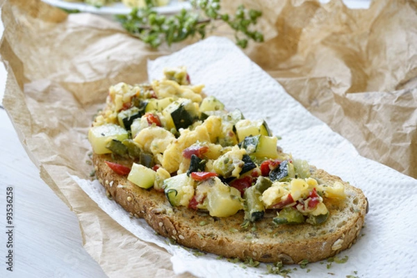 Obraz toast scrambled eggs