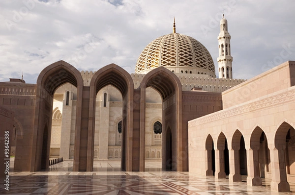 Fototapeta Entrance of the Sultan Qaboos Grand Mosque, Oman