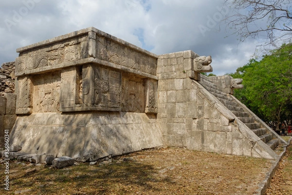 Obraz Chichen Itza archaeological complex in Yucatan Peninsula, Mexico. large pre-Columbian city