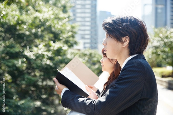 Fototapeta オフィス街のビジネスマン