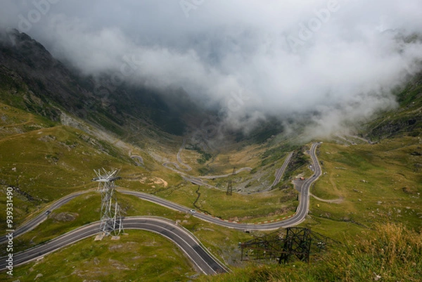 Fototapeta Amazing views on the scenic Transfăgărășan road that winds through panoramic Carpathian landscapes in the Fagaras Mountains, Transylvania, Romania