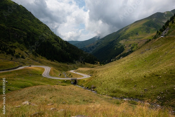 Fototapeta Amazing views on the scenic Transfăgărășan road that winds through panoramic Carpathian landscapes in the Fagaras Mountains, Transylvania, Romania