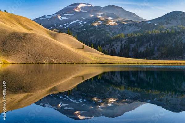 Obraz lake reflection in the mountains