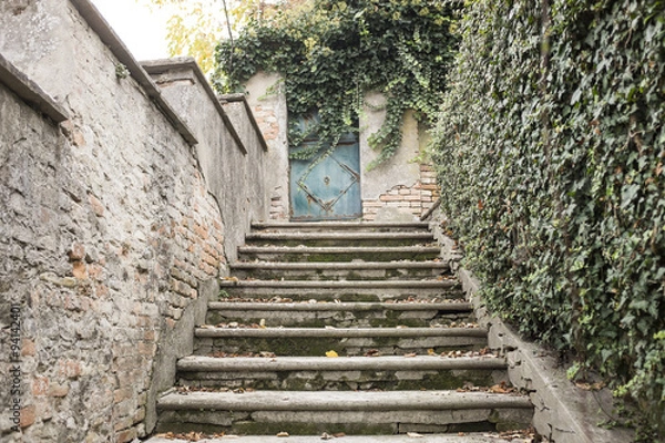 Fototapeta scale in un borgo medioevale