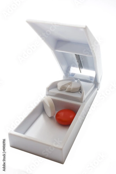 Obraz White pill cutter