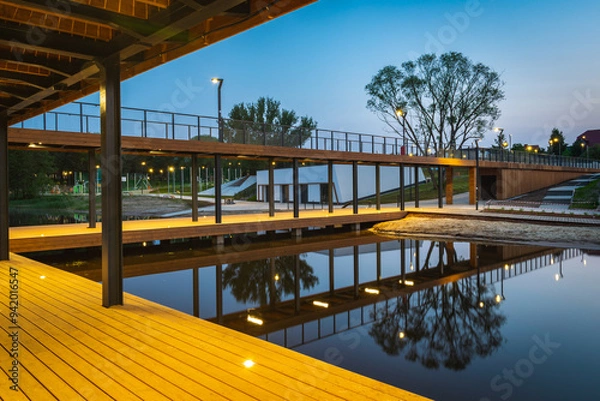 Obraz Drewniany pomost na jeziorem