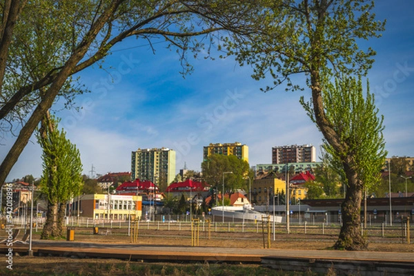 Obraz Miasto wczesną wiosną