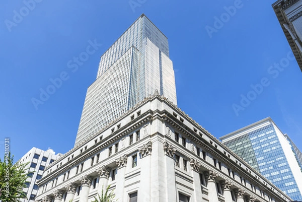 Fototapeta 三越前、日本橋宝町のオフィスビル