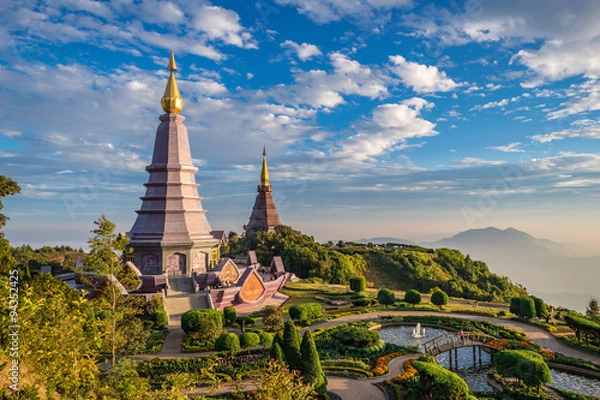 Obraz Zachód słońca w Doi Inthanon - Chiang mai Tajlandia
