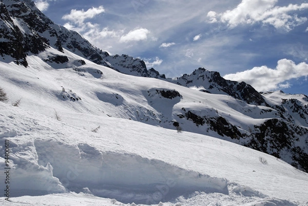 Fototapeta Zimowy pejzaż alpejski w górach Presanella, Passo Paradiso, Passo Tonale