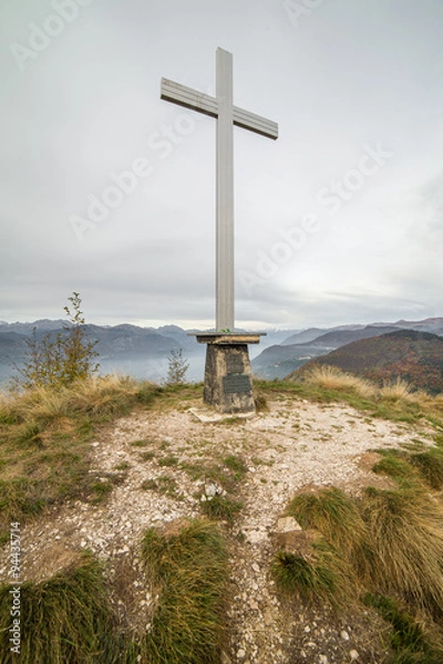 Fototapeta croce in vetta