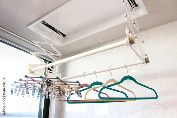 Obraz 電動昇降式室内物干し