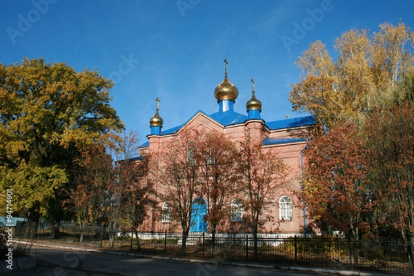 Obraz Церковь Покрова Пресвятой Богородицы в Клейменово Орловского района Орловской области осенью