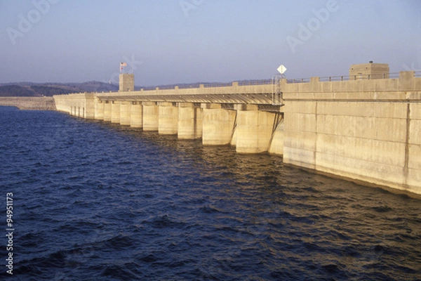 Obraz Table Rock Lake Dam in the Ozark Mountains, MO