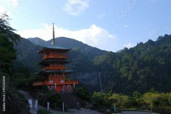 Fototapeta 山の中の神社仏閣
