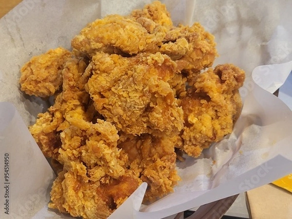 Obraz 치킨의 맛에 빠져들다.