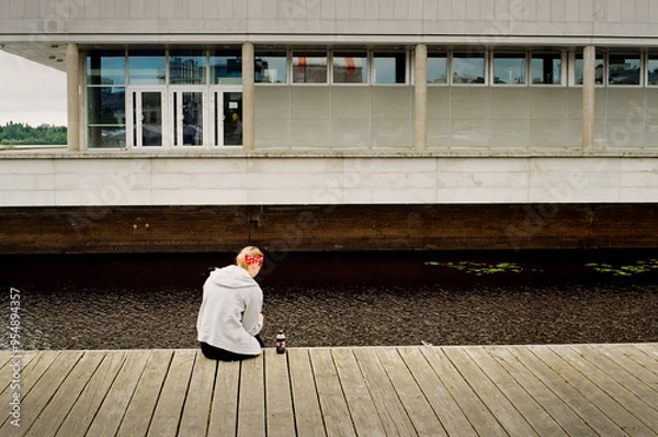 Obraz Having A Drink On The Pier