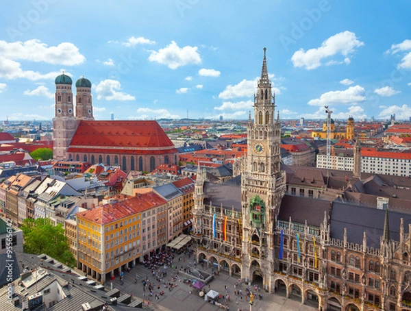 Fototapeta Aerial view of Marienplatz Square and New Town Hall in Munich