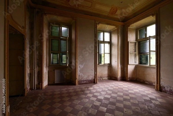 Obraz old abandoned room with windows