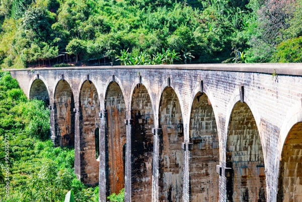 Fototapeta railway rails and sleepers on the stone bridge in Sri Lanka is the most famous railway in the world, nine arch bridge