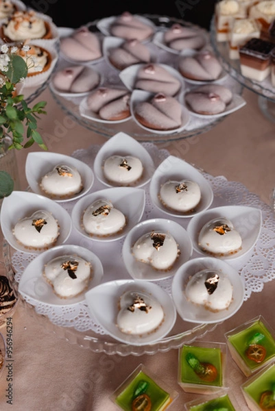 Obraz cake with nuts