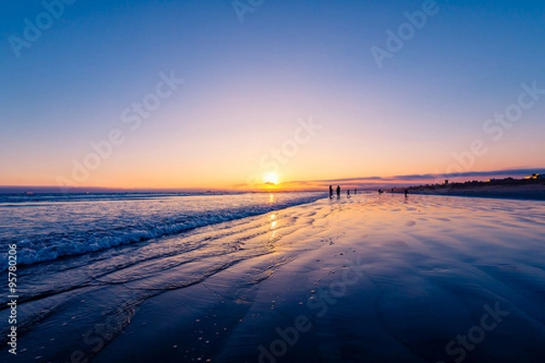 Obraz 遠浅で広い夕焼けのビーチ、アメリカ・カリフォルニア