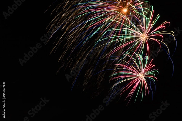 Fototapeta Feuerwerk explodiert im Himmel