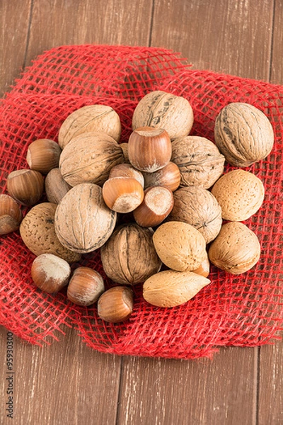 Fototapeta Walnüsse, Haselnüsse, Mandeln und Pekan Nüsse