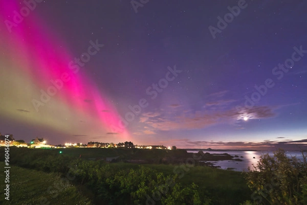 Obraz Aurora Borealis Over North Berwick Coastline, Scotland