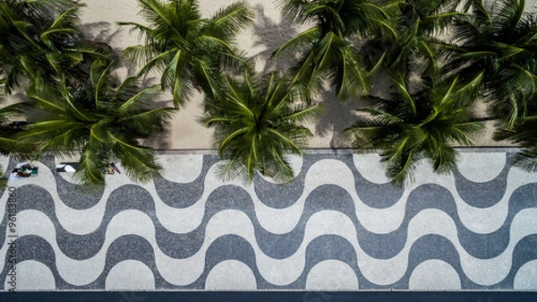 Fototapeta Top Widok na plażę Copacabana z mozaiką chodników w Rio de Janeiro. Brazylia