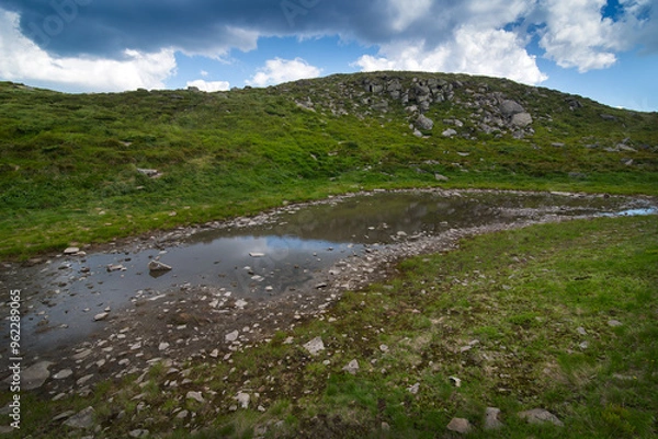 Fototapeta a small lake Niavchyn Persten, view from the north towards the peak of Pip-Ivan, Carpathian Mountains, Ukraine