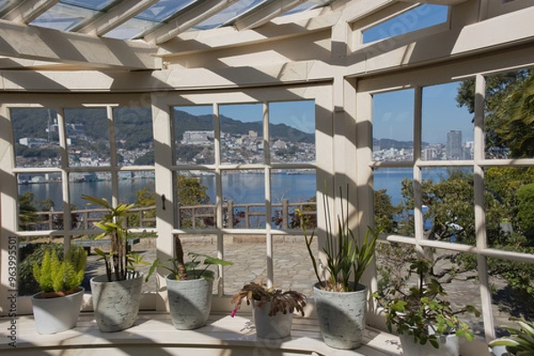 Fototapeta テーブル, レストラン, いす, いす, サマータイム, 庭, ホテル, パティオ, カフェ, 家具, 海, 浜, リゾート, プール, 豪華さ, かさ, 家, くつろいで, 景色, テーブル, バルコニー, バカンス, 休日, アウトドア