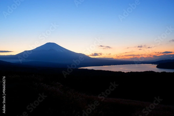Obraz 河口湖と黄昏の富士山