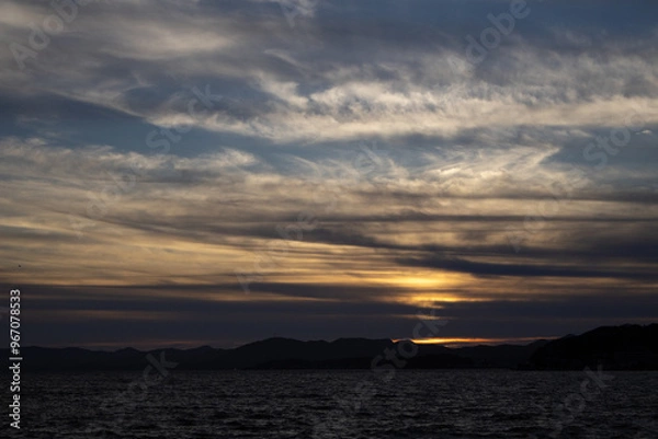 Obraz 湖に沈む美しい夕陽