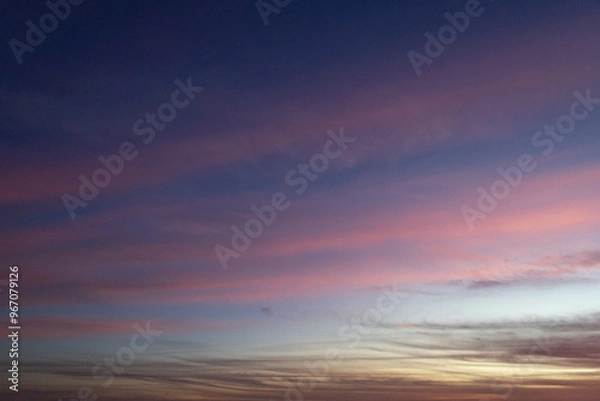 Obraz ピンク色の雲の夕焼け空