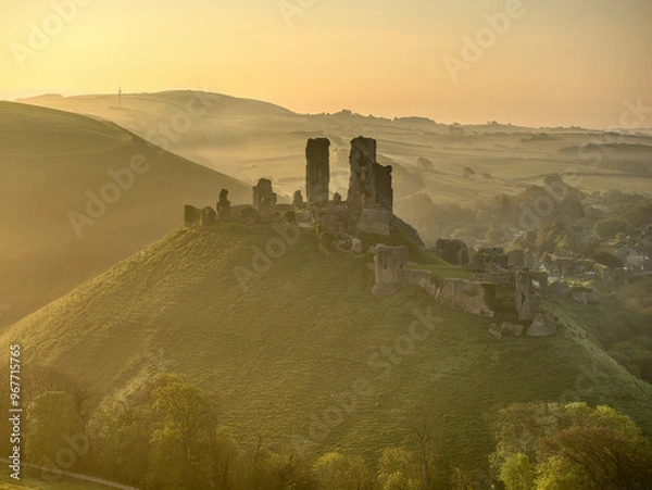 Obraz Corfe Castle at Sunrise