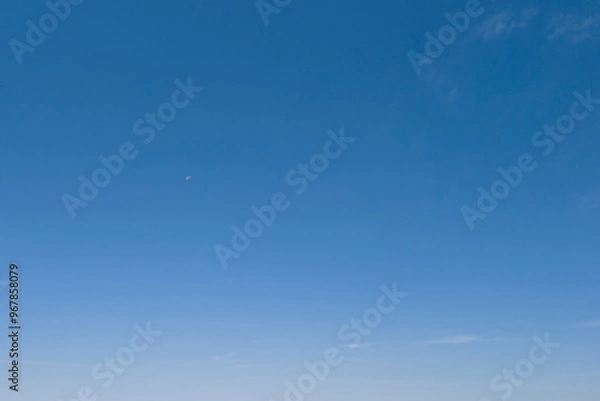 Obraz Clear blue sky with no clouds, showcasing a serene and uninterrupted horizon.