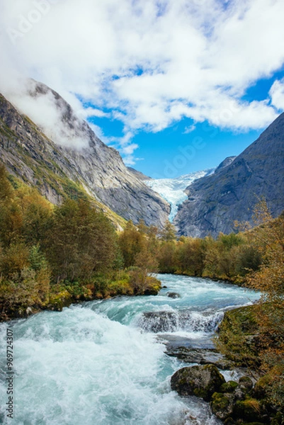 Fototapeta Briksdalsbreen, Briksdalselva