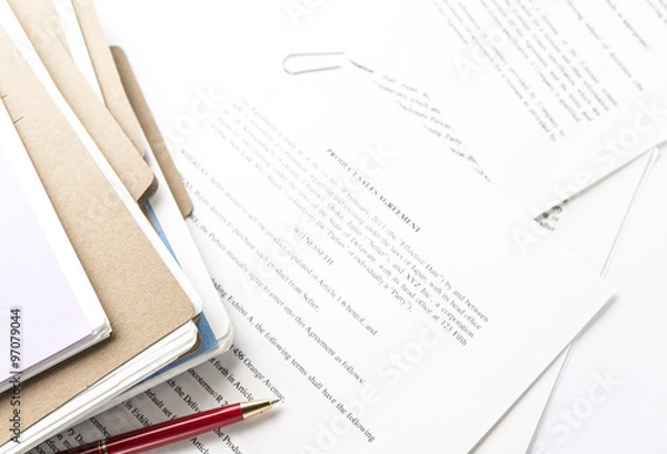 Obraz Pliki papierowe na biurku.