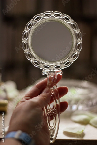 Obraz vintage mirror in hand