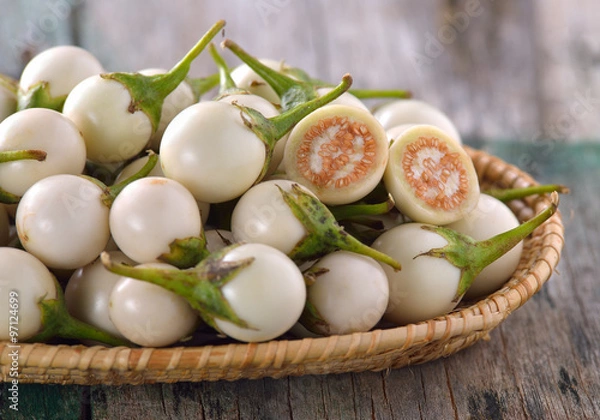 Obraz white eggplant on wooden table