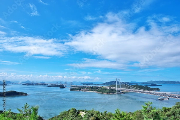 Fototapeta 岡山県の倉敷市にある鷲羽山から瀬戸大橋を臨む