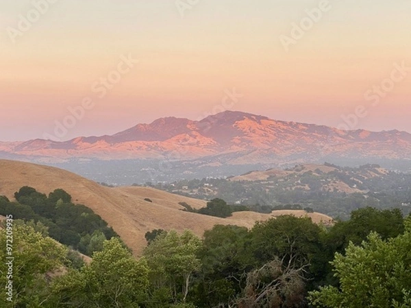 Fototapeta Landscape in the vicinity of the city of Pittsburg (California. USA)