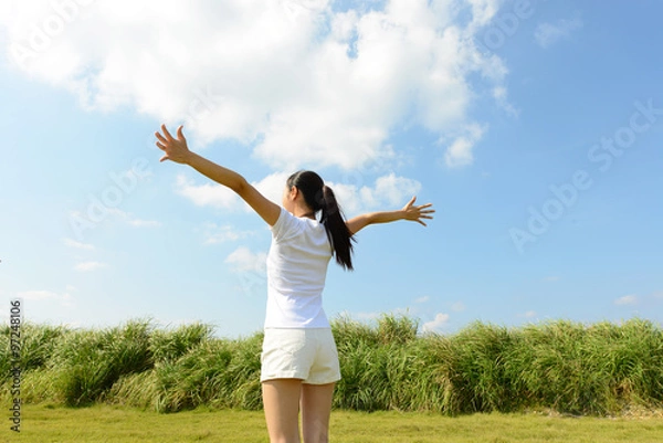 Fototapeta 寛ぐ女性