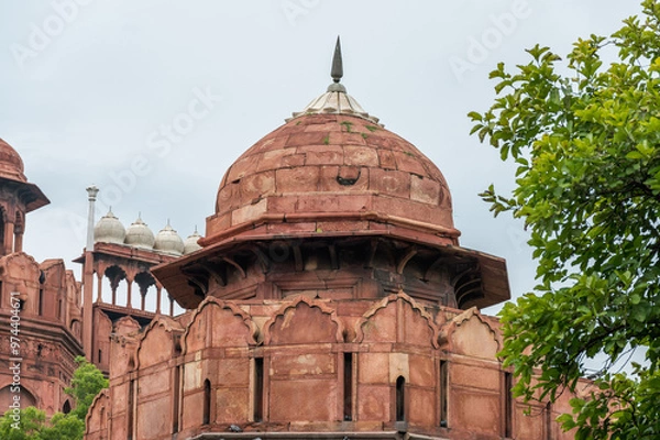 Obraz The Red Fort, also known as Lal Qila is a historic fort in Delhi, India. The view from the outside