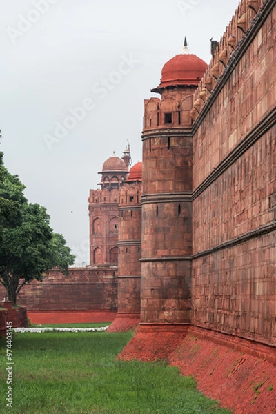 Obraz The Red Fort, also known as Lal Qila is a historic fort in Delhi, India. The view from the outside