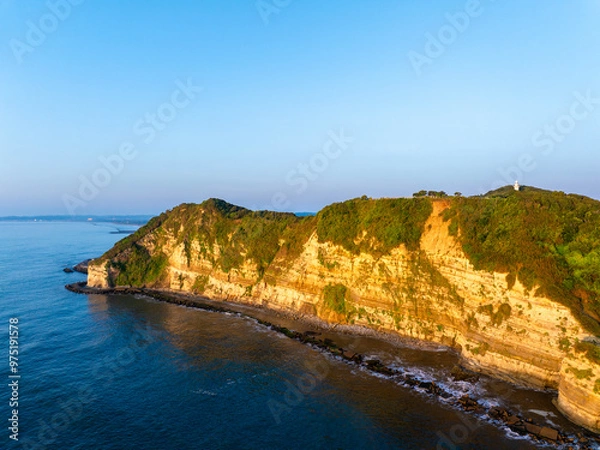 Obraz 夜明けの太東埼灯台※奥は勝浦市方向（千葉県いすみ市）