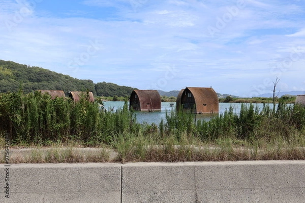 Obraz 水没した廃ペンション（バブル遺産とバブル崩壊)