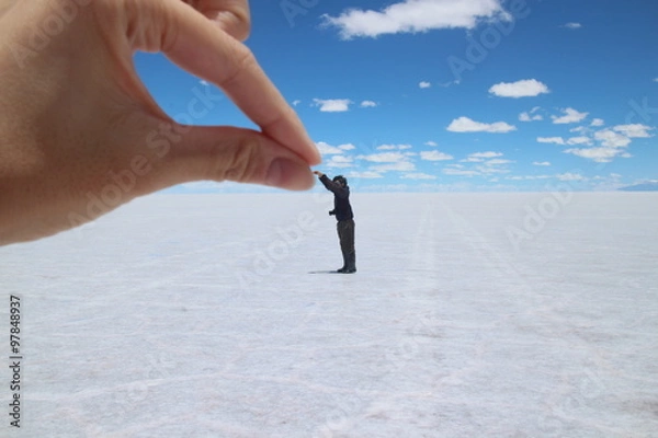 Fototapeta ウユニ塩湖　トリックアート