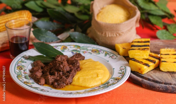 Fototapeta Squisito spezzatino d'asino con polenta